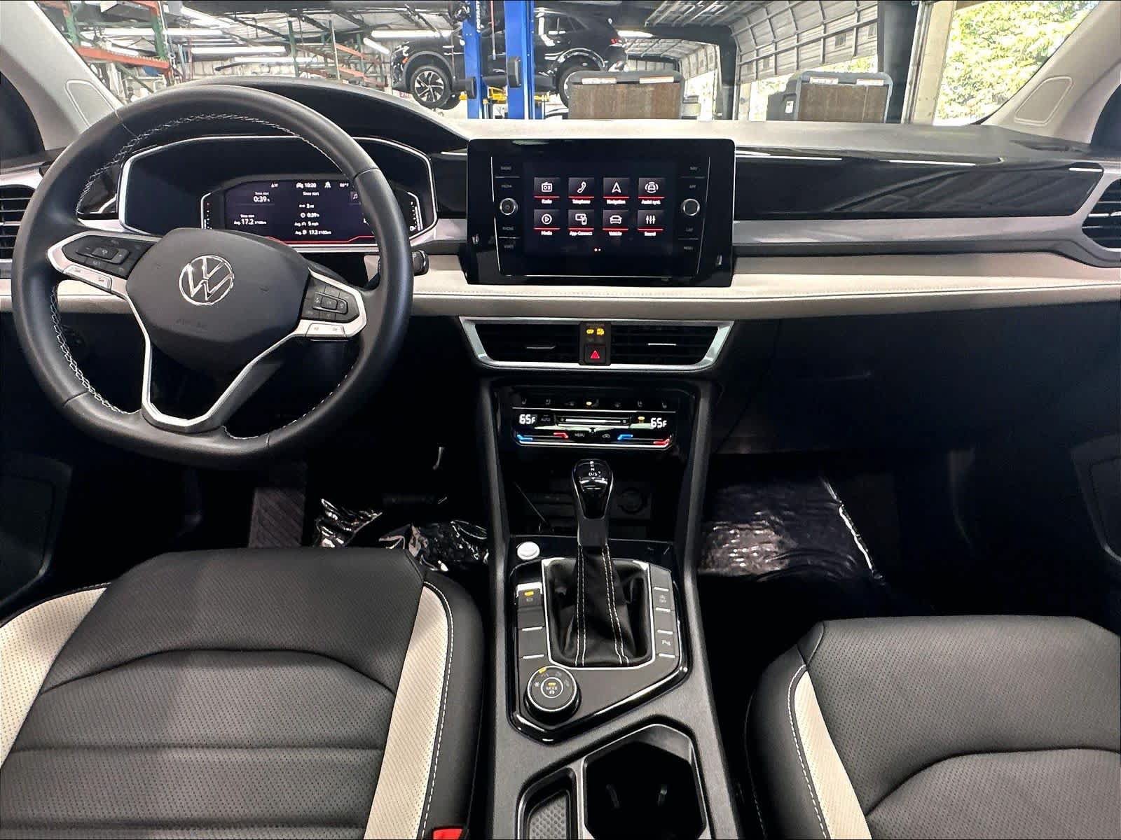 Certified 2026 Volkswagen Taos SEL AWD/4WD image 10