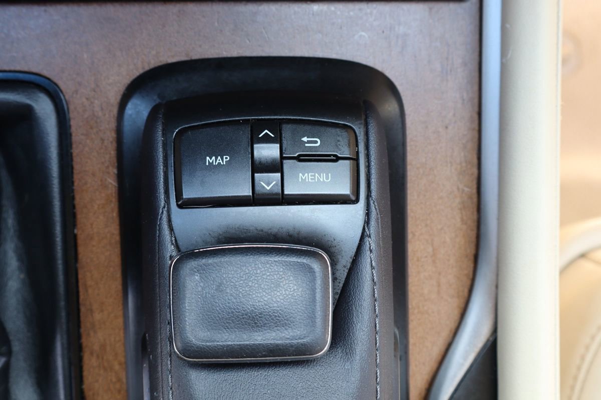 Used 2016 Lexus LX 570 4WD image 25