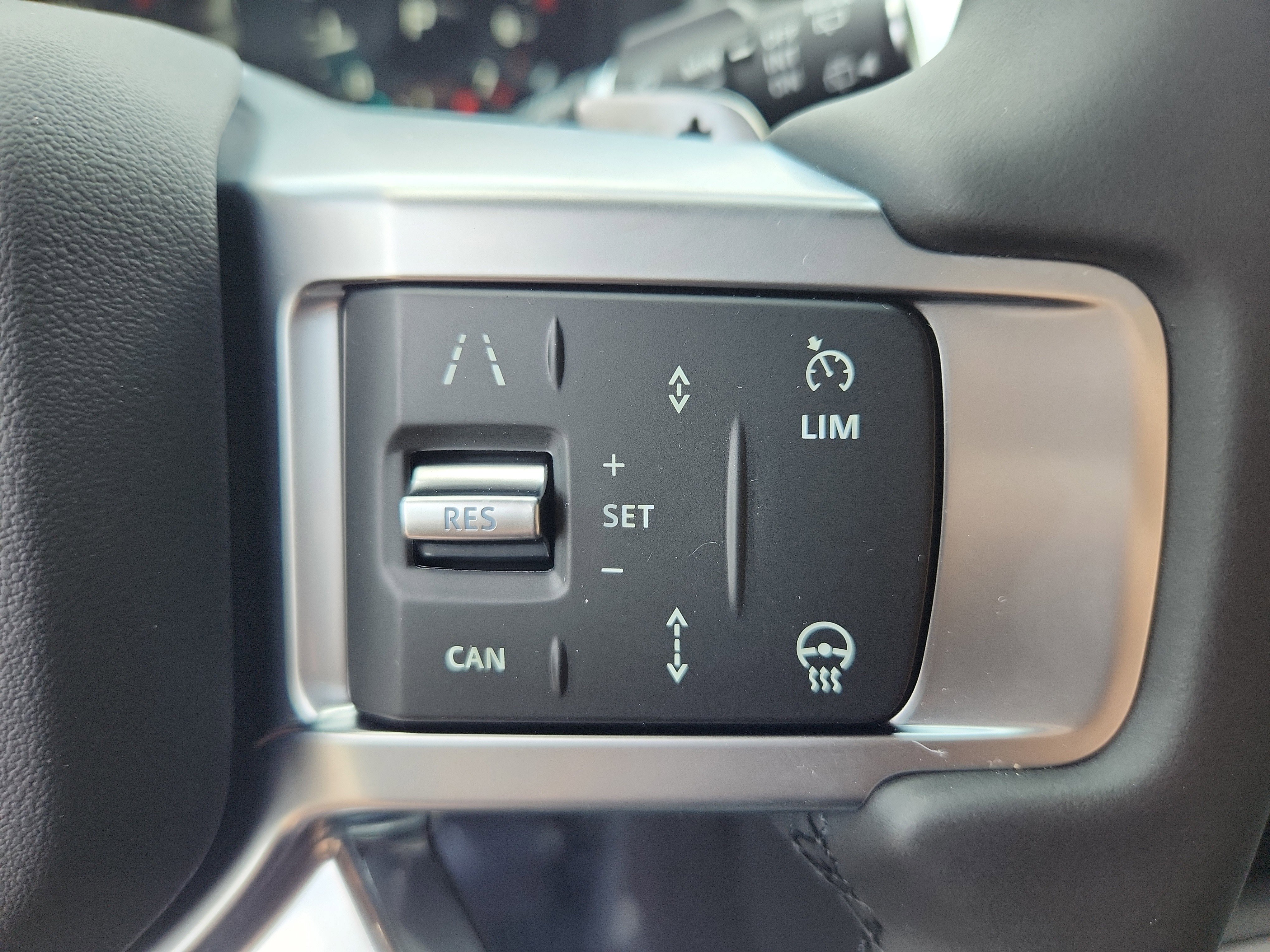 New 2025 Land Rover Discovery S image 20