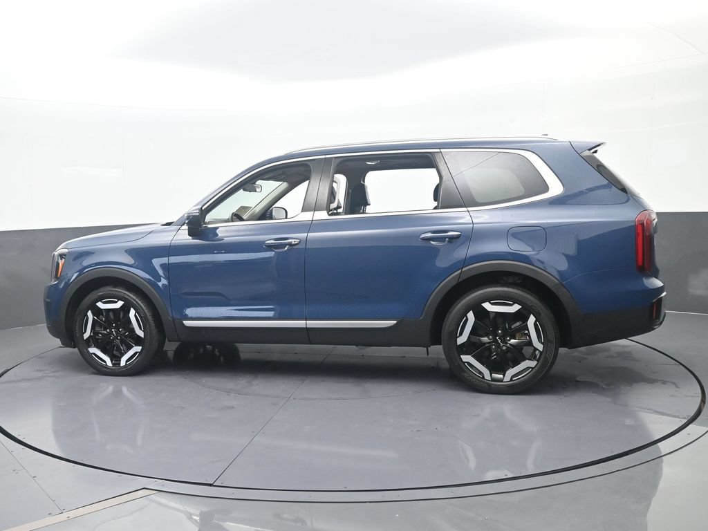 Used 2024 Kia Telluride S w/ S Sunroof Package FWD image 3