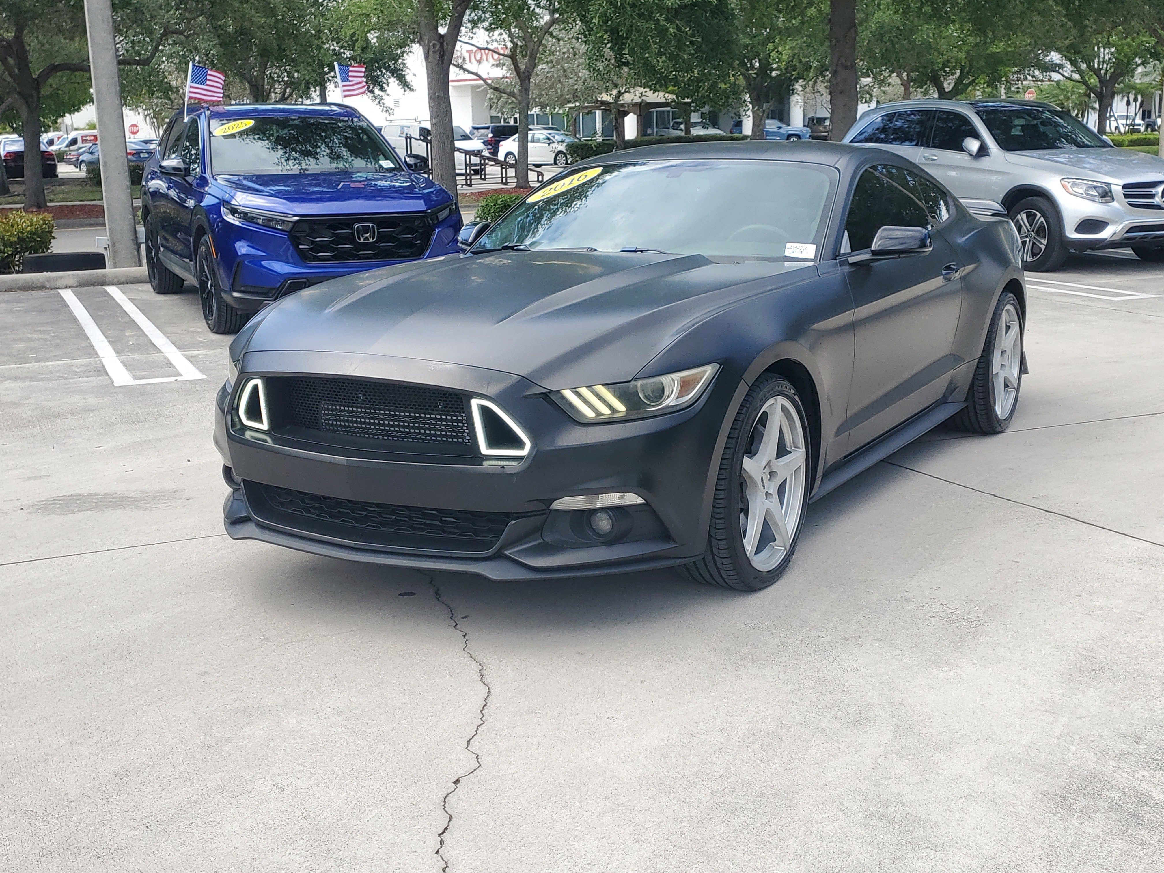 Used 2016 Ford Mustang Premium RWD image 7