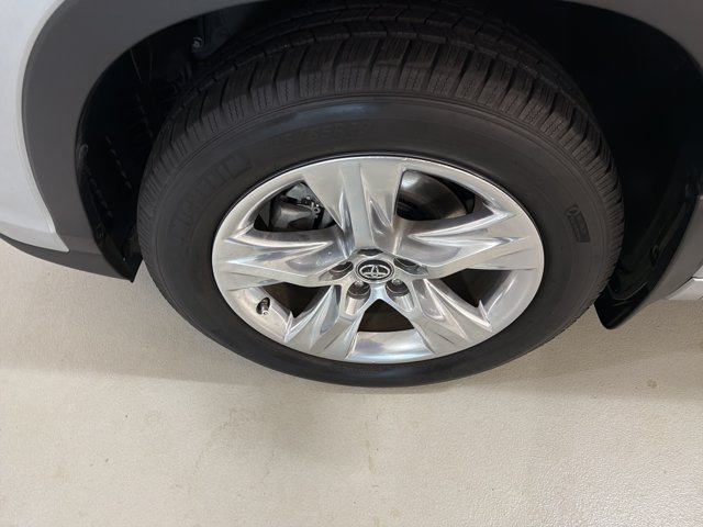 Used 2019 Toyota Highlander Limited w/ Protection Package #3 AWD/4WD image 11