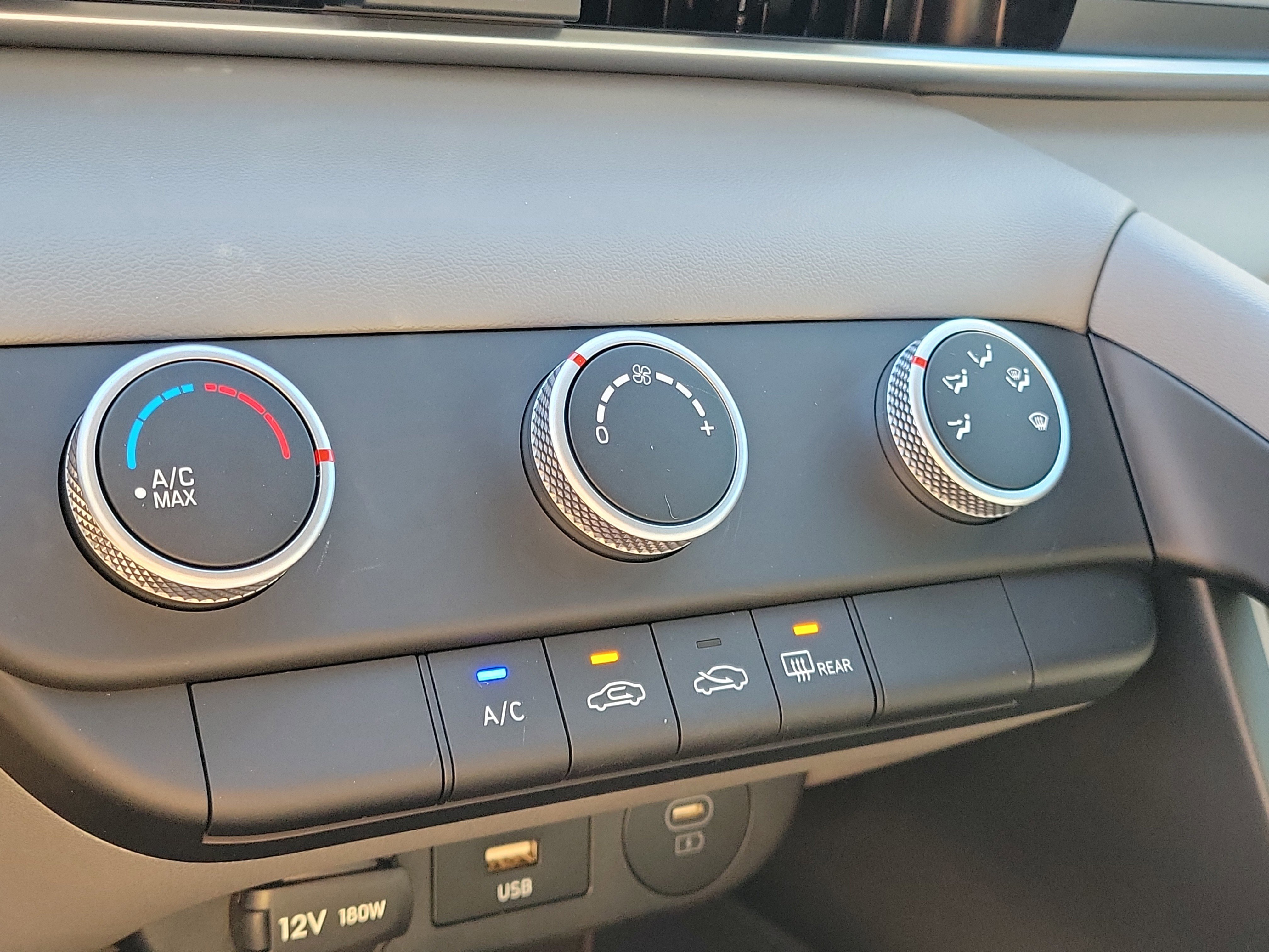 New 2026 Hyundai Elantra SE image 11