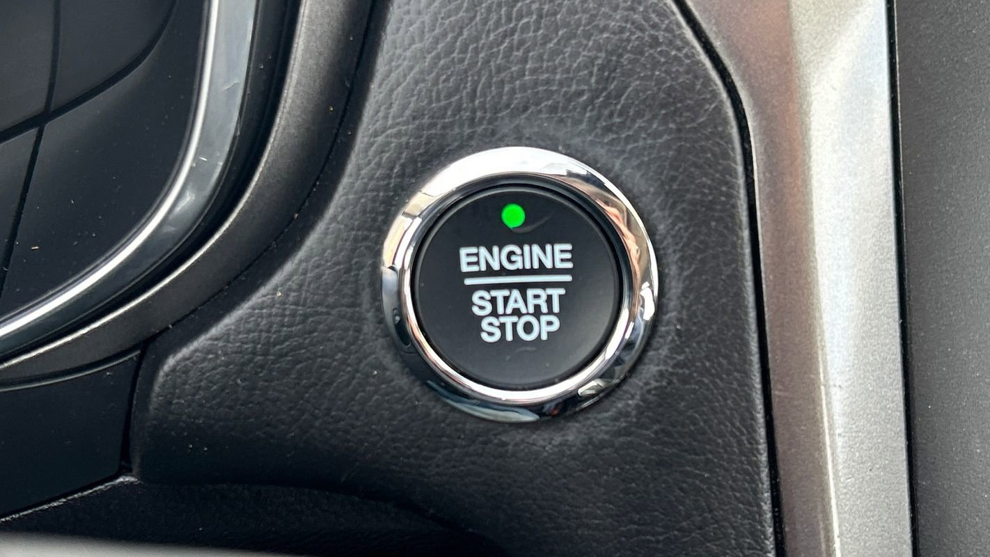 Used 2020 Ford Fusion SE AWD/4WD image 29