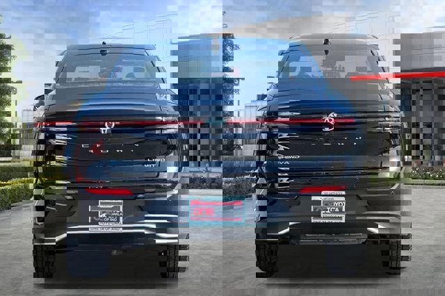 Used 2024 Toyota Crown Limited image 6