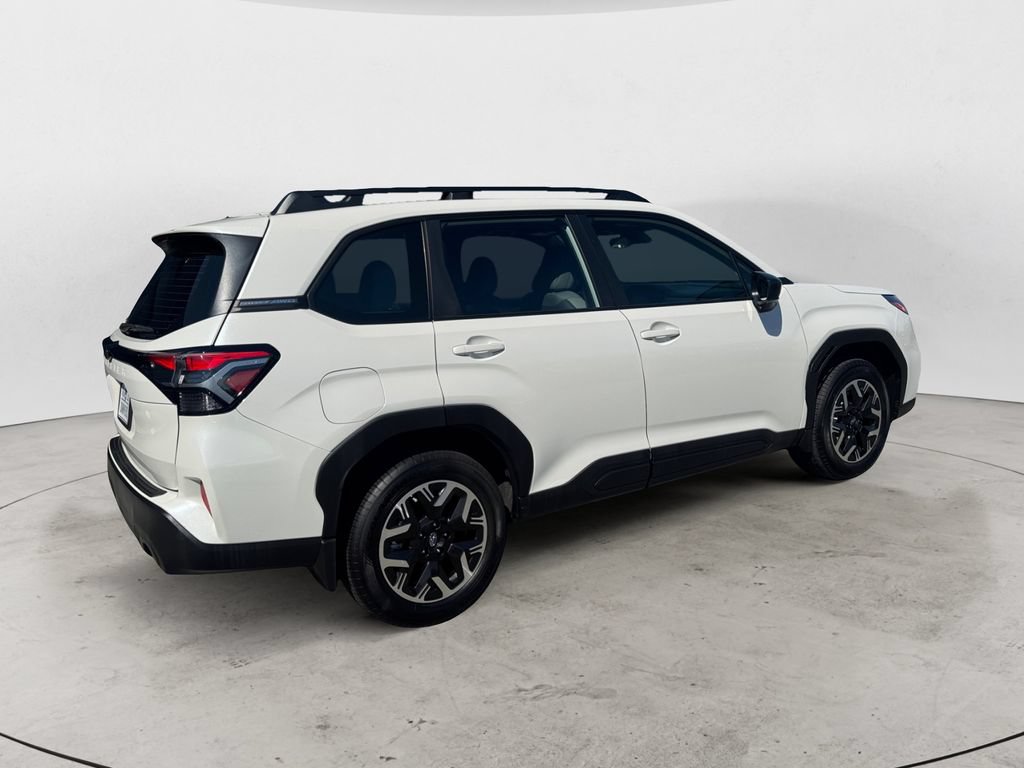 Used 2025 Subaru Forester AWD/4WD image 7