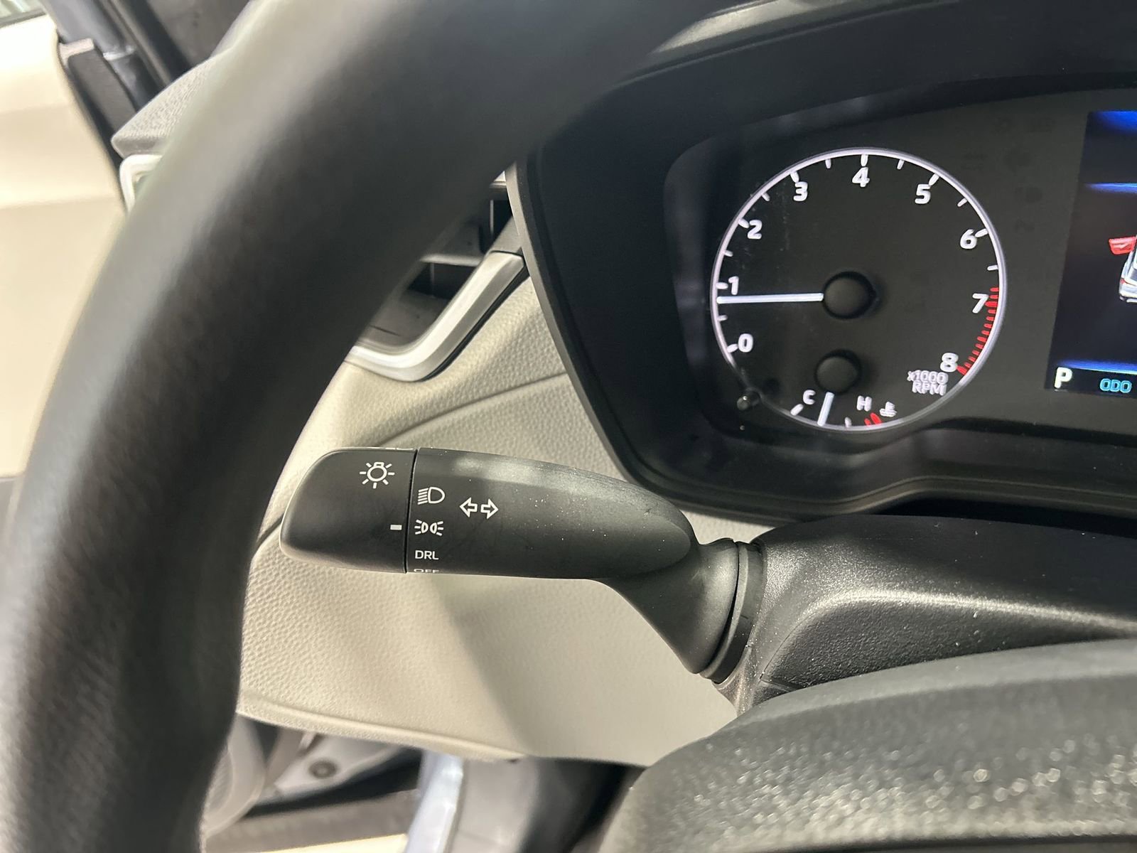 Used 2025 Toyota Corolla Cross L AWD/4WD image 19