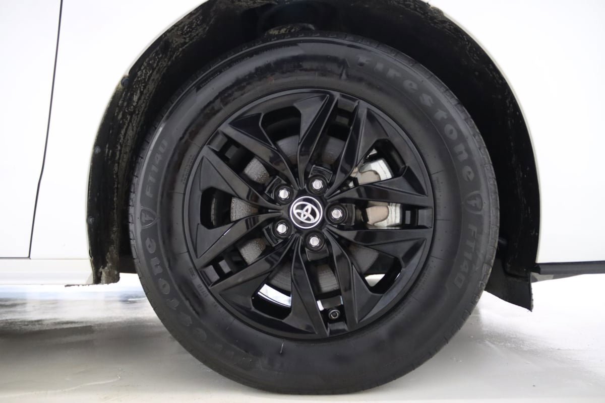 Used 2023 Toyota Sienna XLE FWD image 77