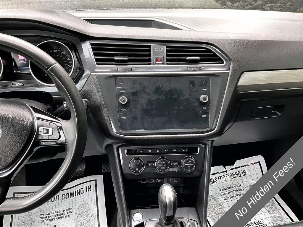 Used 2020 Volkswagen Tiguan SE w/ Panoramic Sunroof Package AWD/4WD image 6