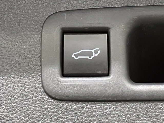 Certified 2022 Toyota Highlander XLE AWD/4WD image 16