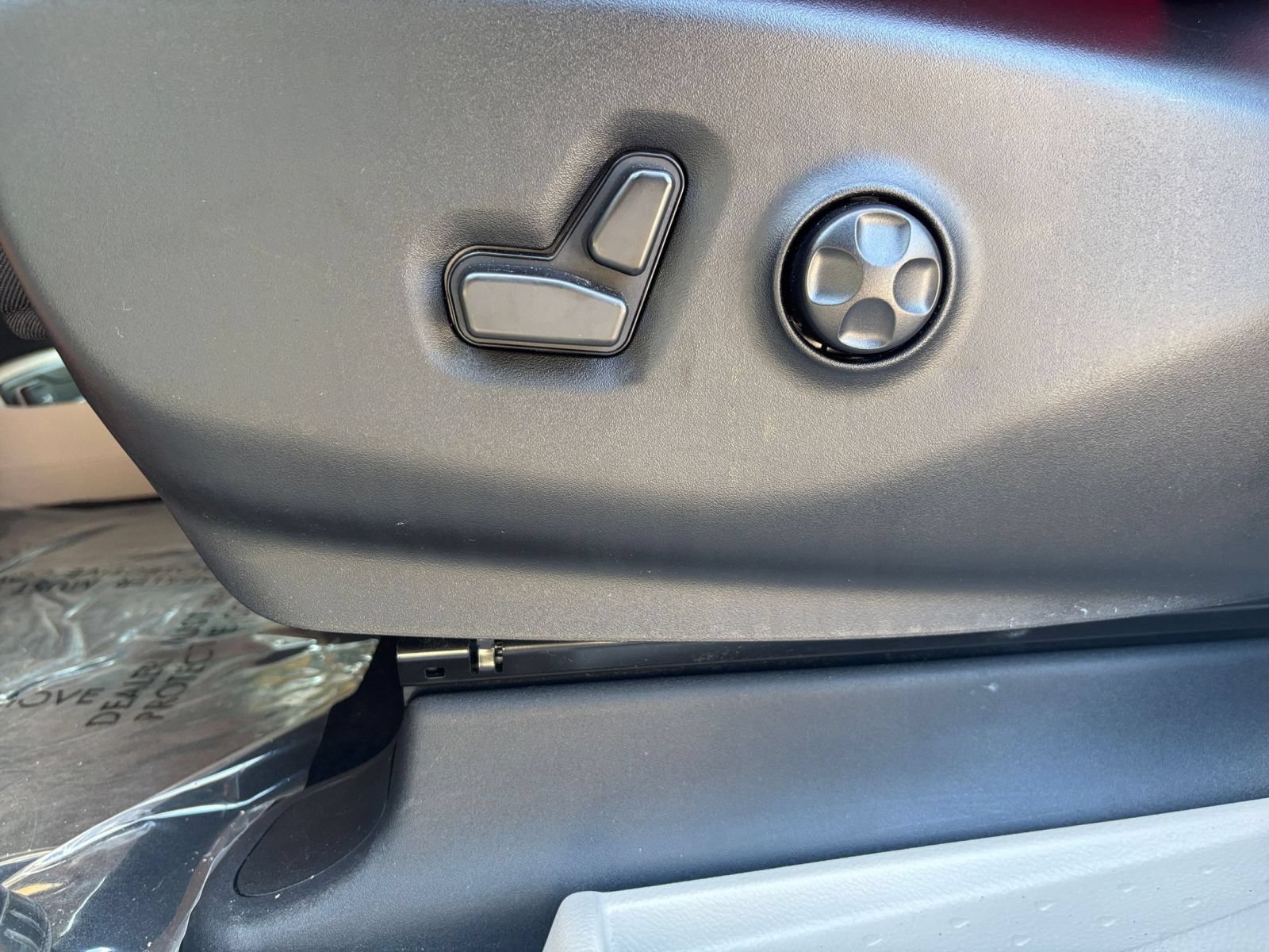 Used 2024 Chrysler Pacifica Touring-L FWD image 18