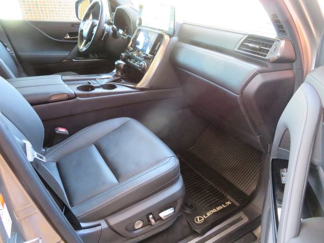Used 2024 Lexus LX 600 4WD w/ Appearance Package image 12
