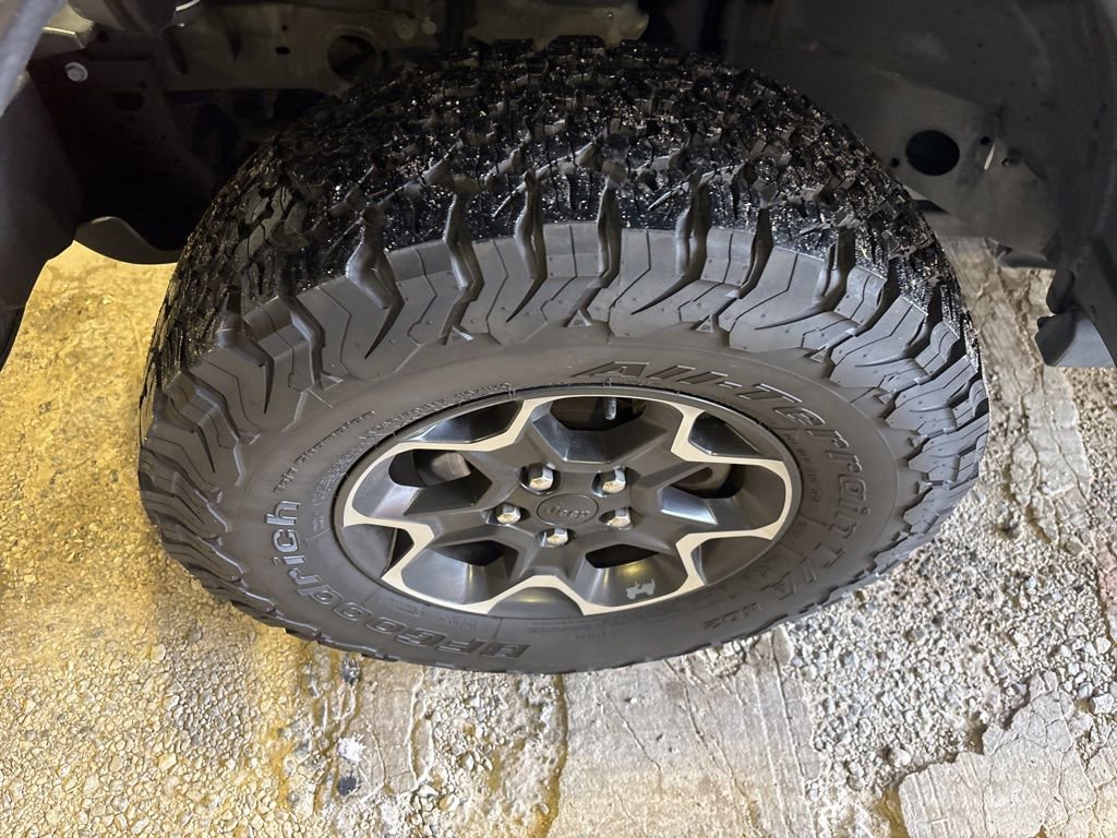 Used 2021 Jeep Wrangler Unlimited Rubicon 4xe w/ Cold Weather Group AWD/4WD image 9
