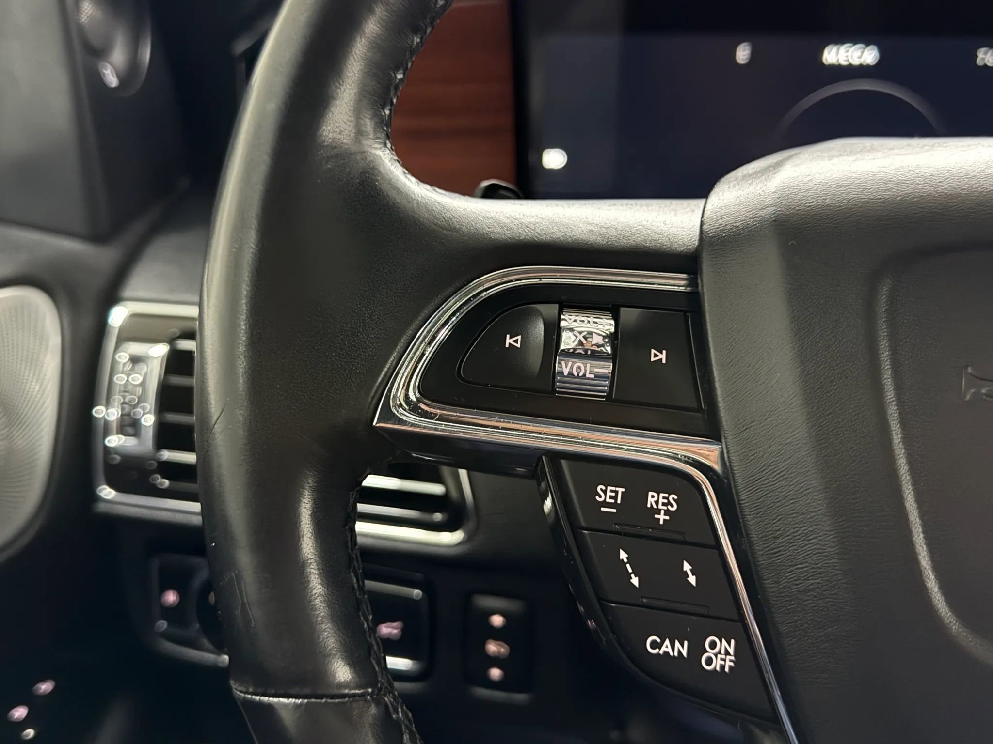 Used 2021 Lincoln Navigator Reserve w/ Luxury Package image 23