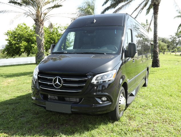 Used 2024 Mercedes-Benz Sprinter 3500 image 4