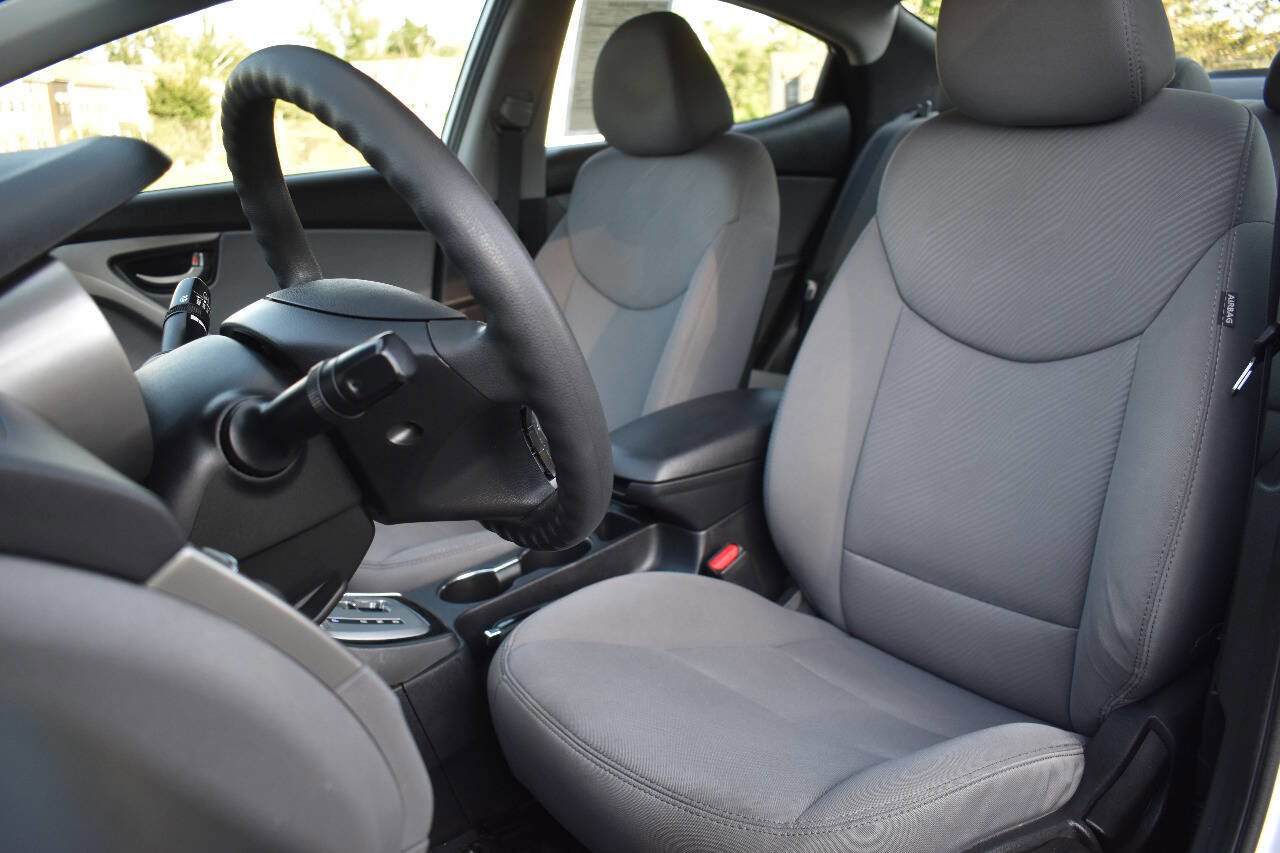 Used 2012 Hyundai Elantra GLS w/ Preferred Pkg 3 image 12