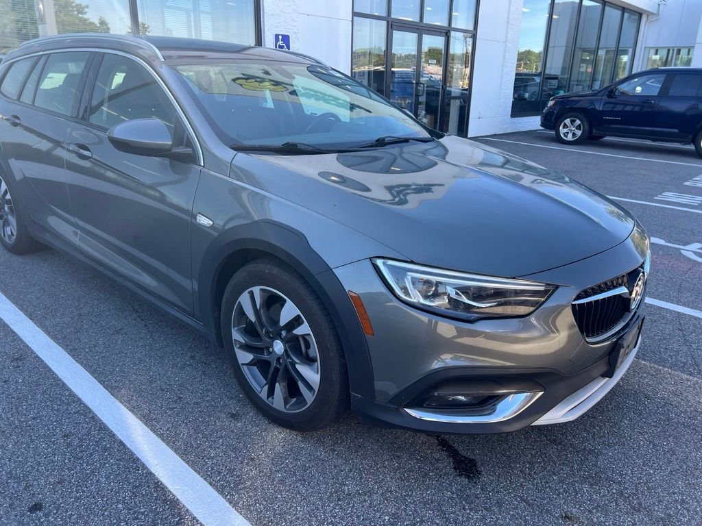 Used 2018 Buick Regal Essence w/ Driver Confidence Package #1 AWD/4WD image 10