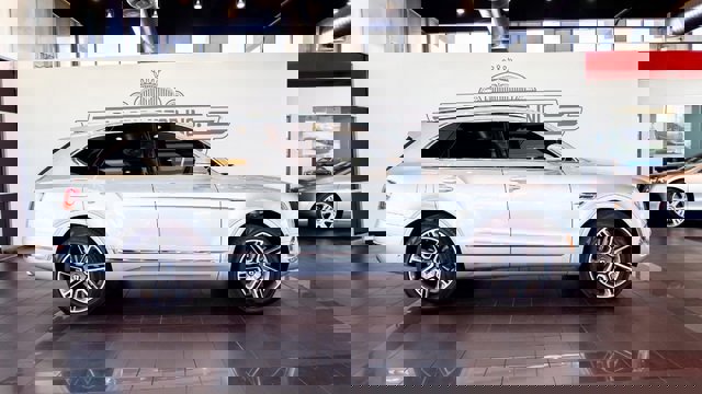 Used 2018 Bentley Bentayga image 4