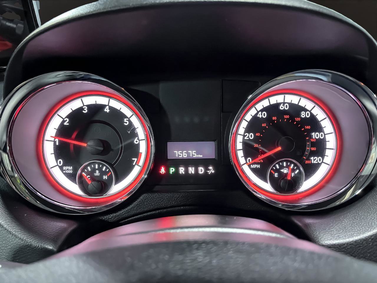 Used 2016 Dodge Grand Caravan SXT image 11