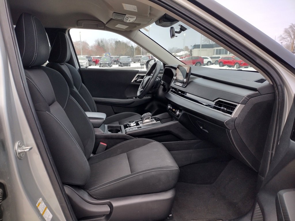 Used 2022 Mitsubishi Outlander ES image 10