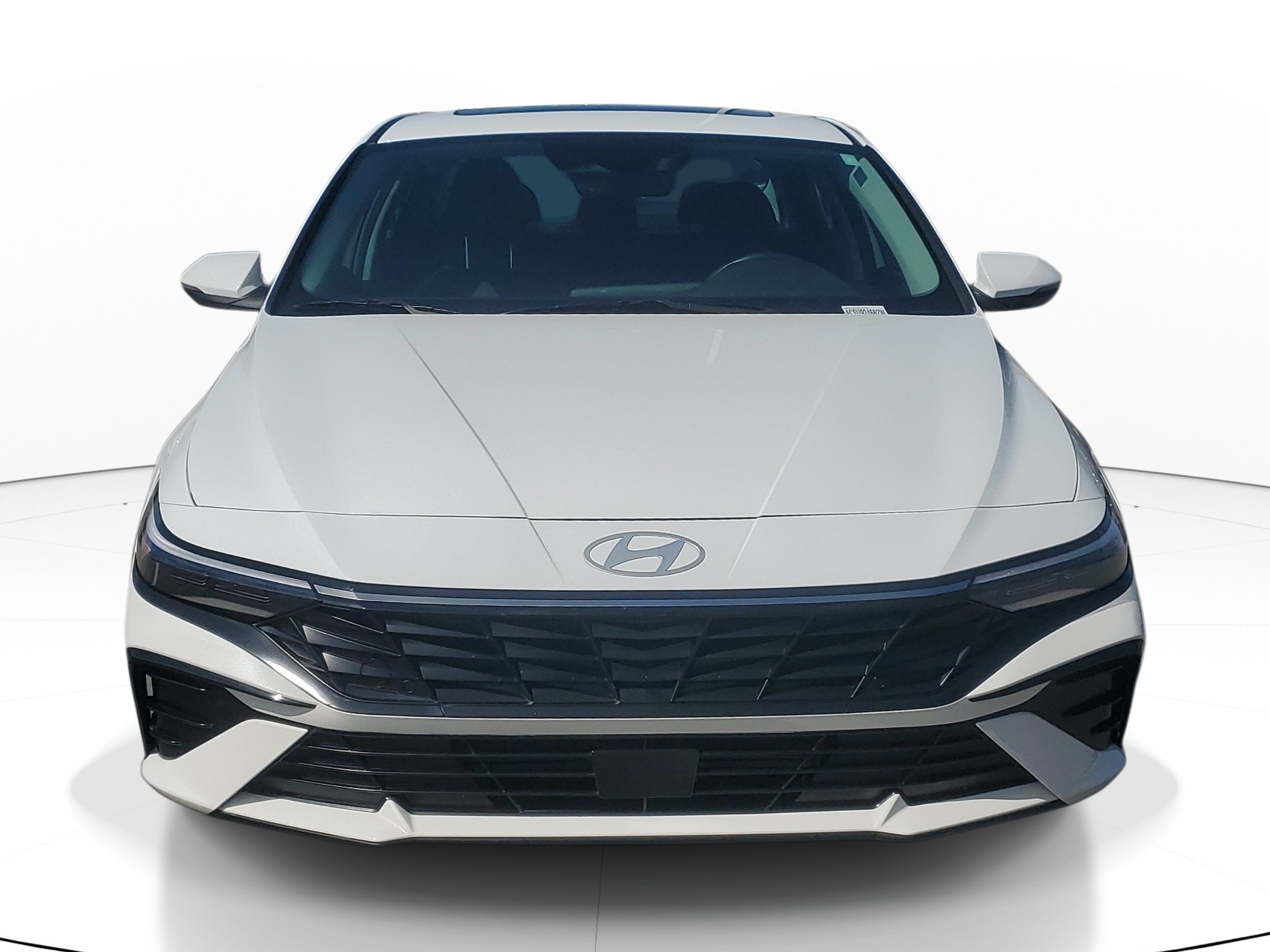 Used 2025 Hyundai Elantra Limited FWD image 3