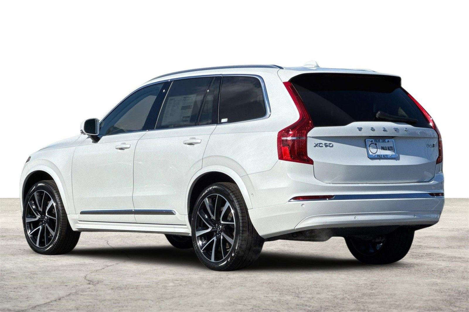 New 2025 Volvo XC90 B6 Plus w/ Protection Package Premier image 6