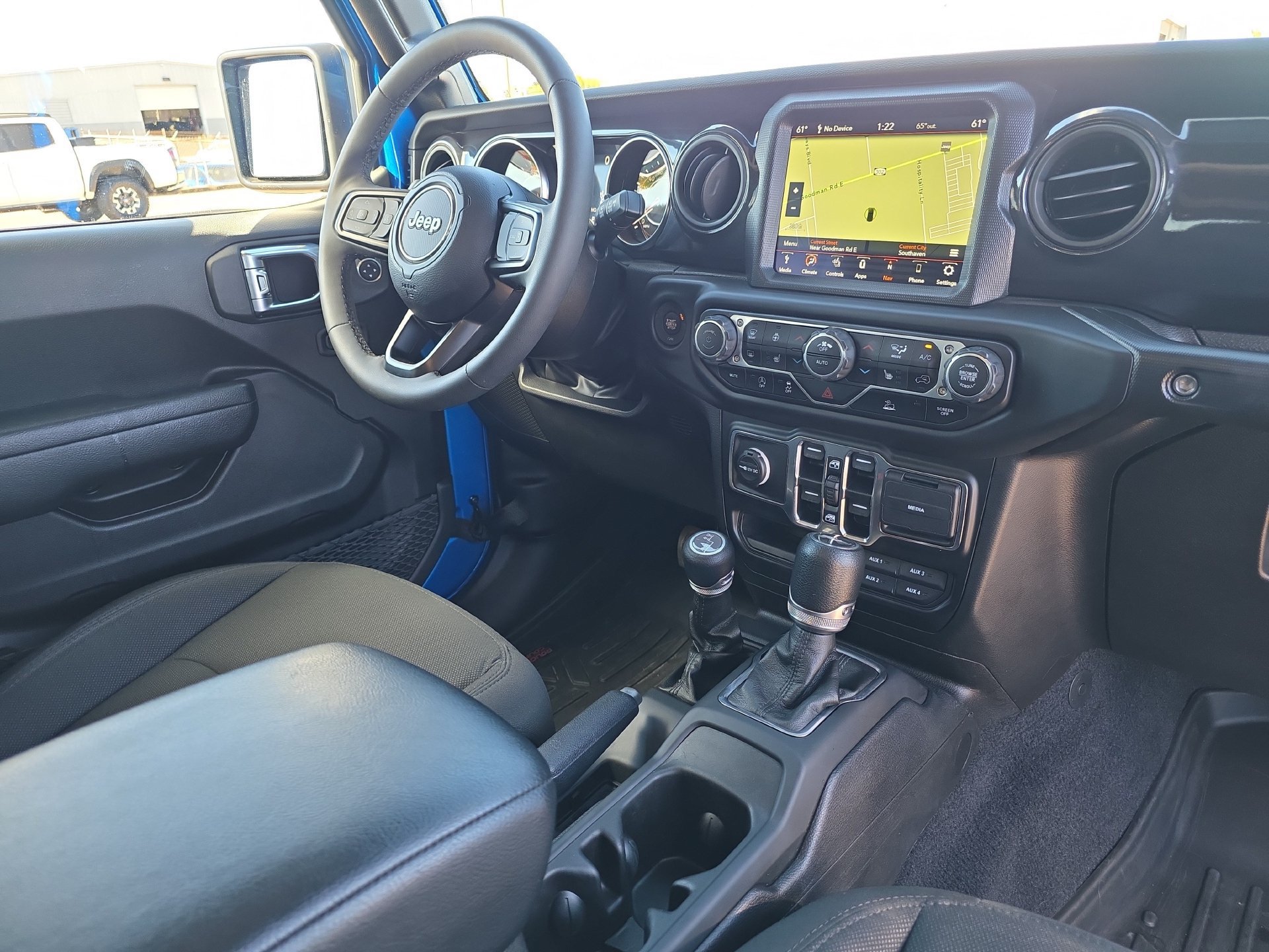 Used 2023 Jeep Wrangler Unlimited Sport AWD/4WD image 18