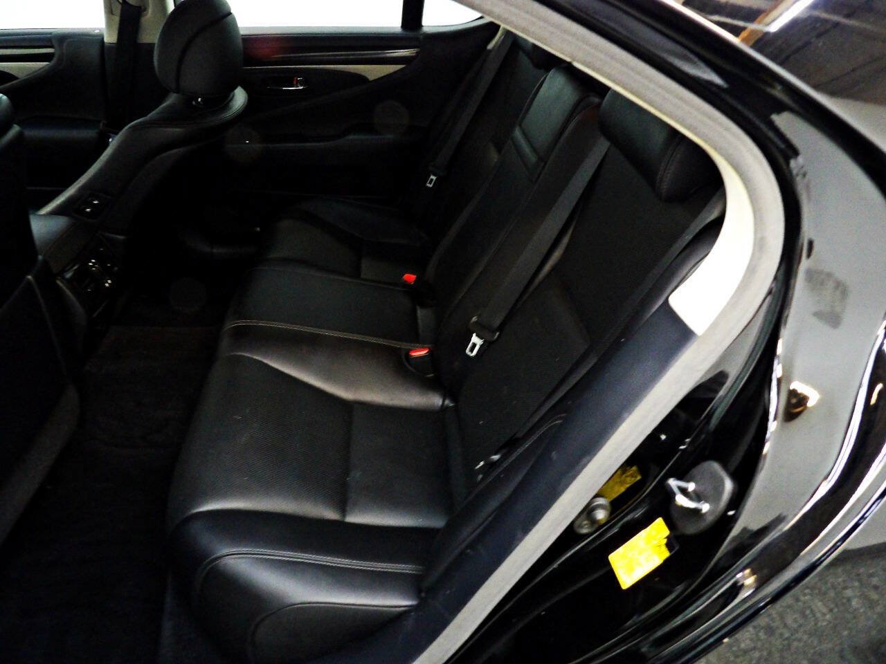 Used 2014 Lexus LS 460 AWD w/ Comfort Package image 10