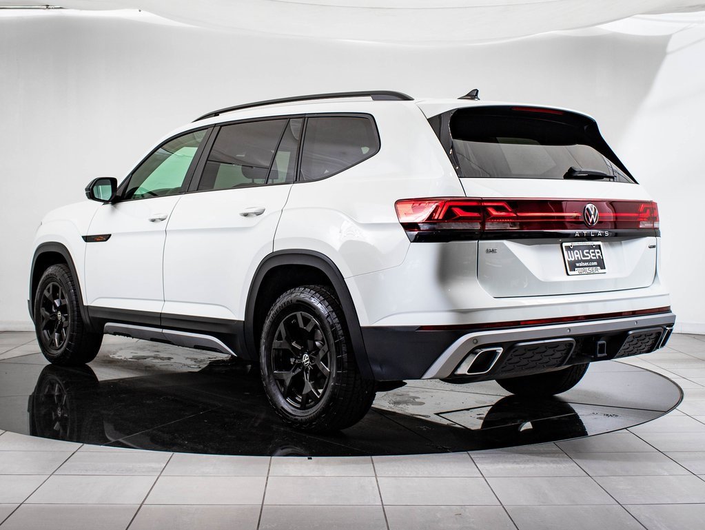 Used 2025 Volkswagen Atlas Peak Edition SE image 6