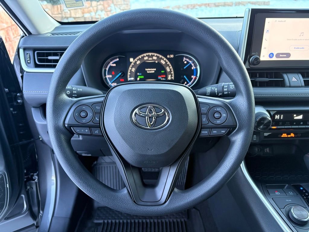 Used 2025 Toyota RAV4 XLE image 21