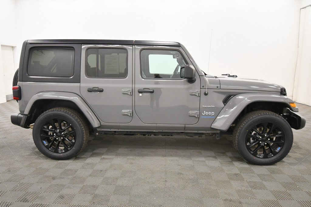 Used 2023 Jeep Wrangler Unlimited Sahara image 9
