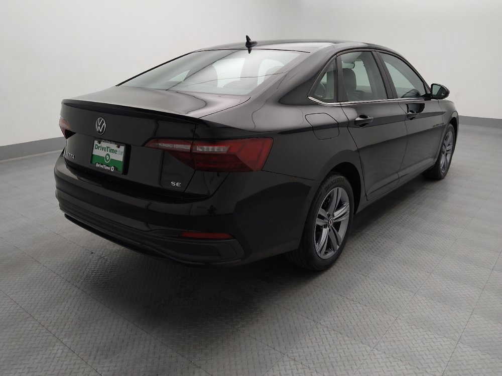 Used 2024 Volkswagen Jetta SE FWD image 9