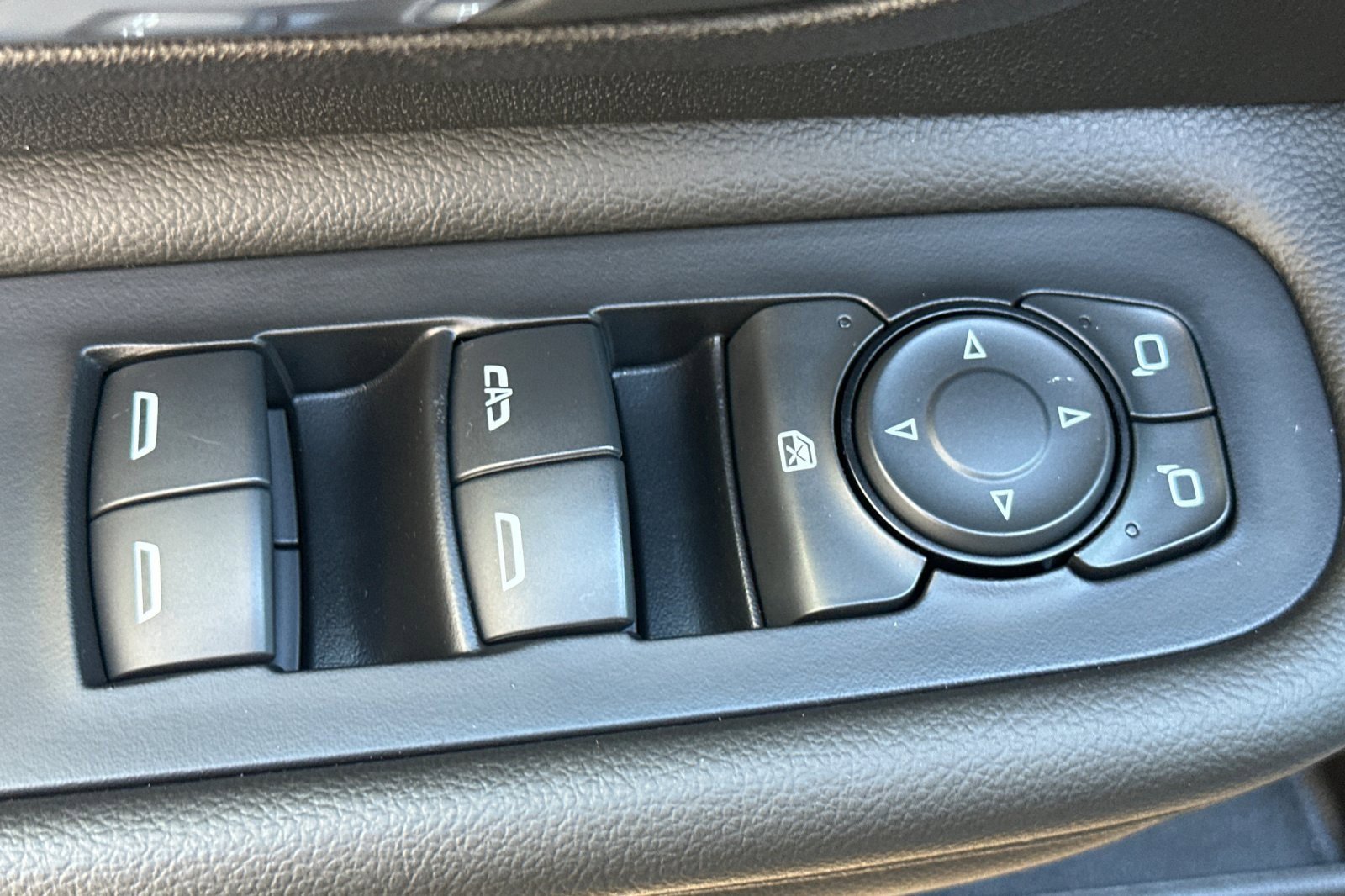 Used 2024 GMC Terrain SLE image 12