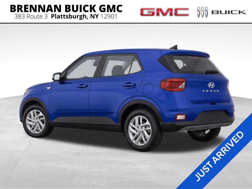 Used 2021 Hyundai Venue SE FWD image 3