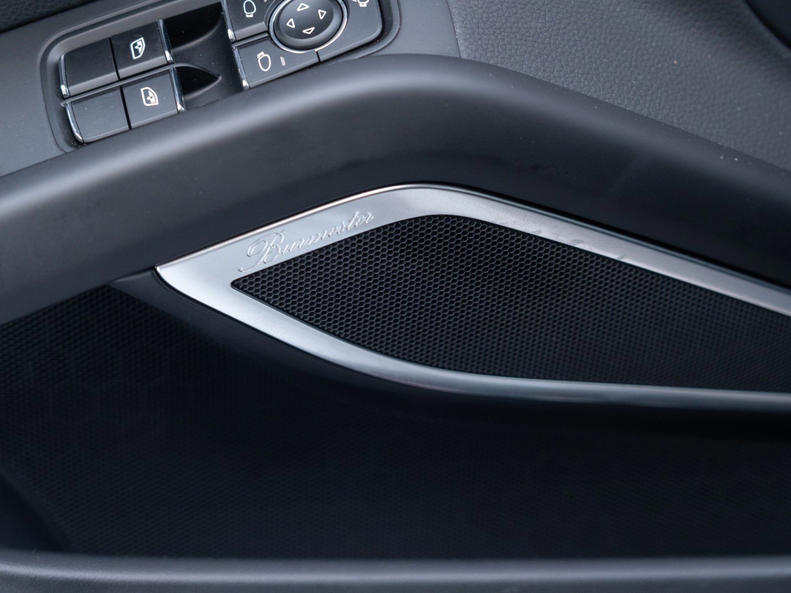 Certified 2025 Porsche 718 Cayman S RWD image 22