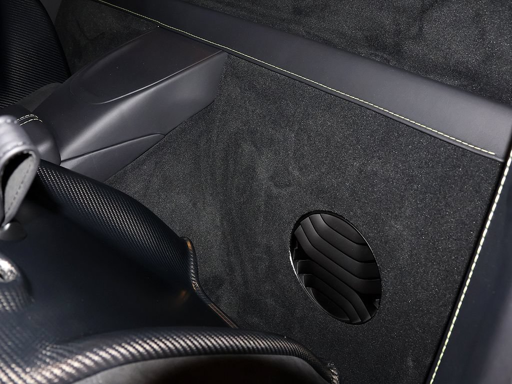 Used 2023 Aston Martin V12 Vantage RWD image 42