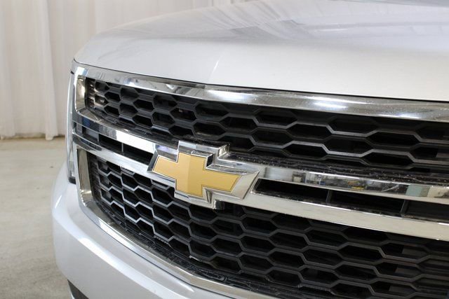Used 2018 Chevrolet Suburban LT image 30