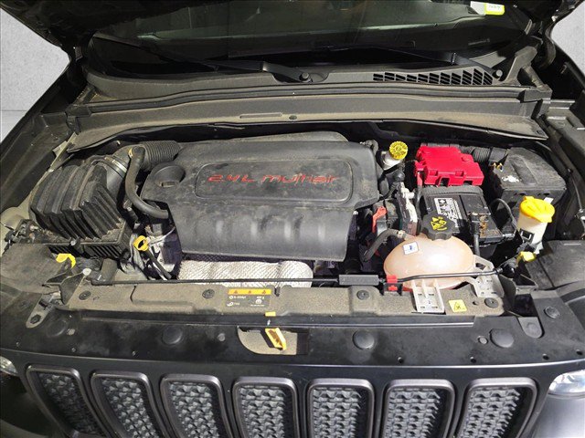 Used 2021 Jeep Renegade Latitude AWD/4WD image 29