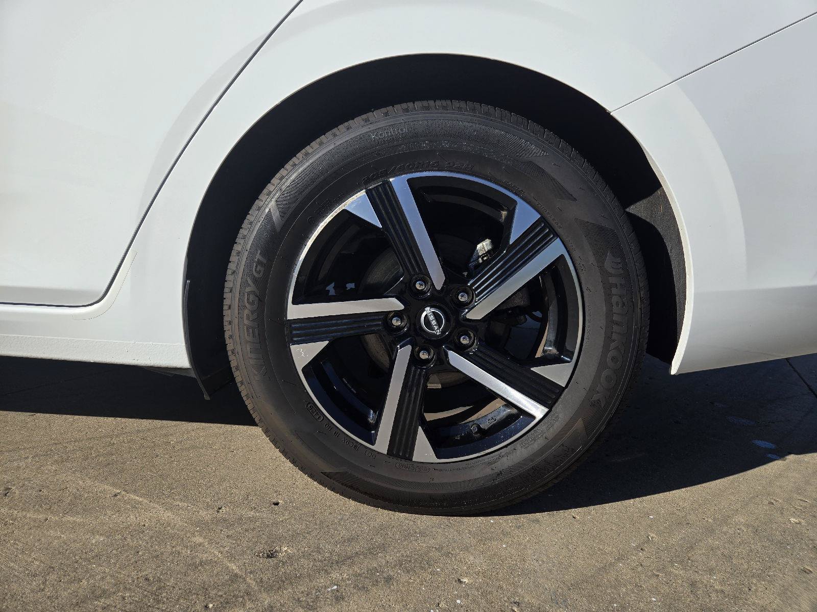 Used 2025 Nissan Sentra SV FWD image 10