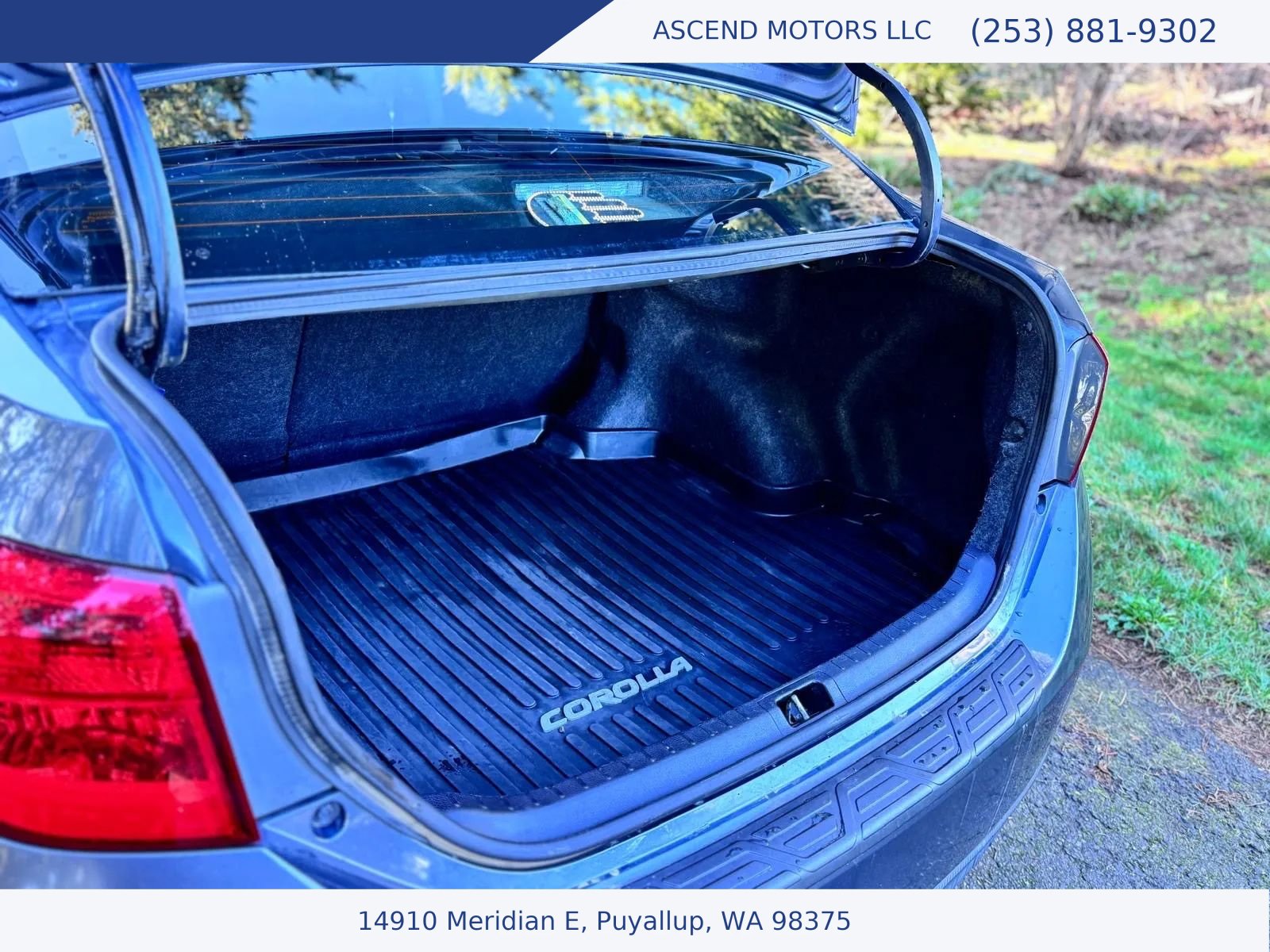 Used 2018 Toyota Corolla SE w/ SE Premium Package image 16