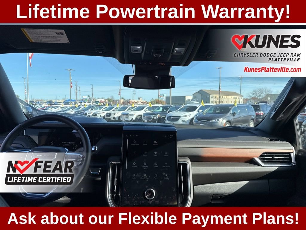Used 2025 GMC Yukon XL Denali AWD/4WD image 38