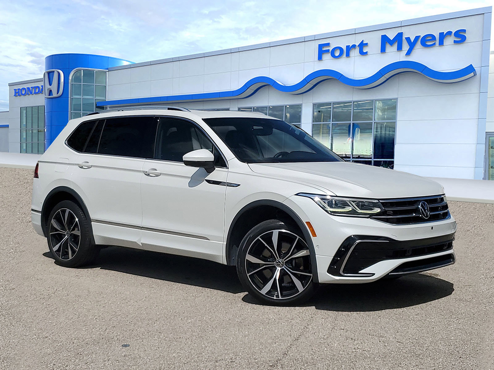 Used 2023 Volkswagen Tiguan SEL R-Line