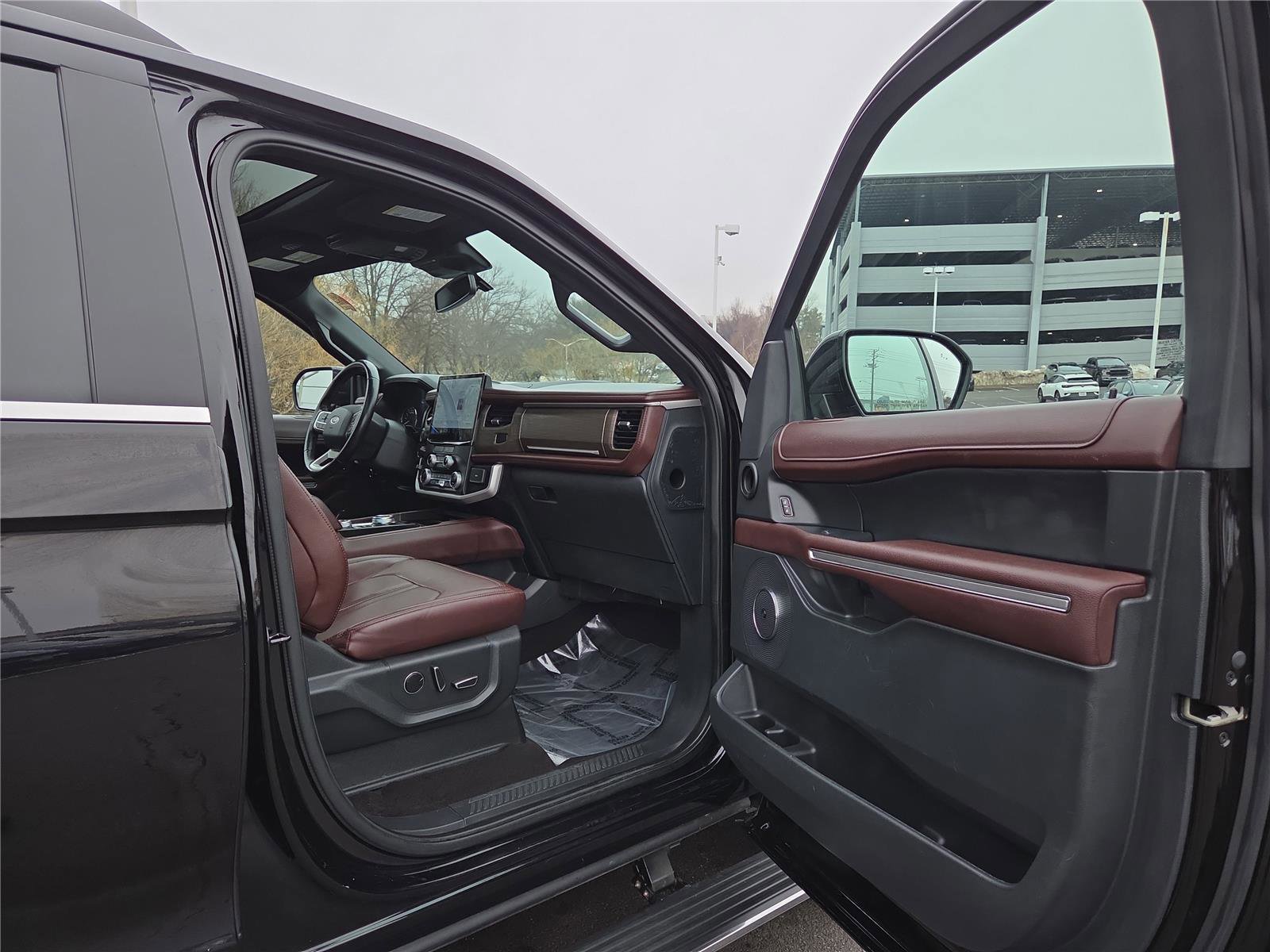 Used 2023 Ford Expedition Max Limited image 29