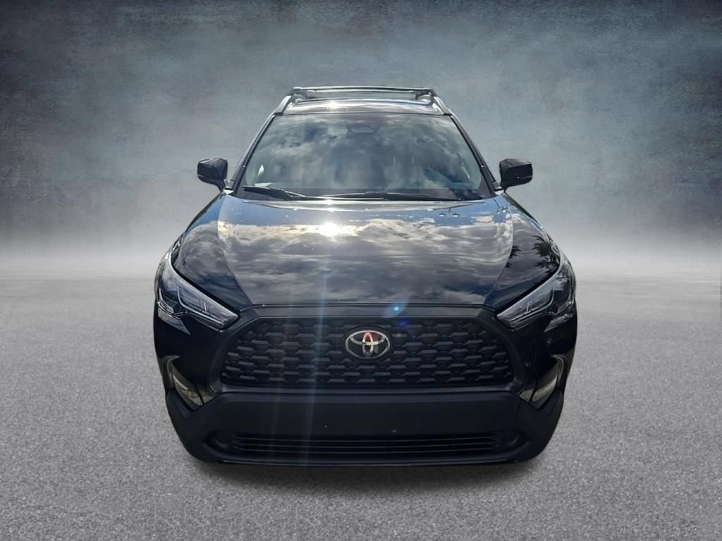 Used 2023 Toyota Corolla Cross LE FWD image 3