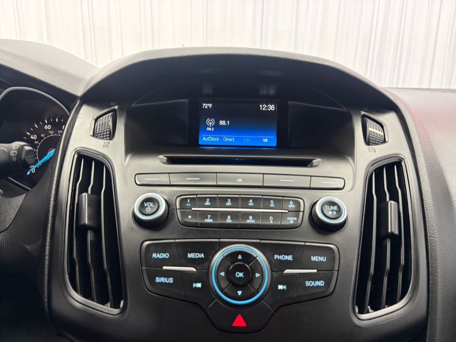 Used 2017 Ford Focus SE w/ Cold Weather Package FWD image 25