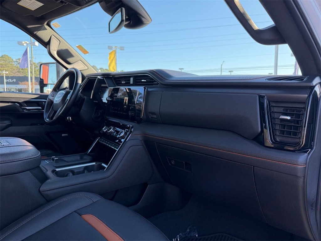 Used 2024 GMC Sierra 2500 AT4 w/ AT4 Preferred Package image 16