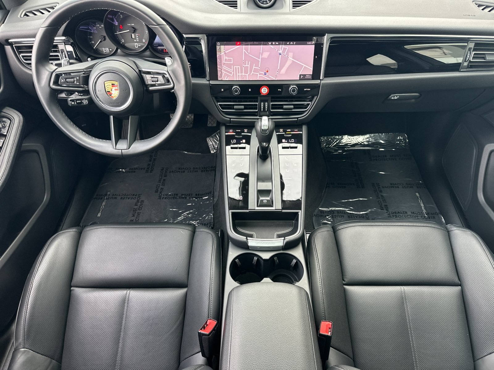 Certified 2026 Porsche Macan AWD/4WD image 7