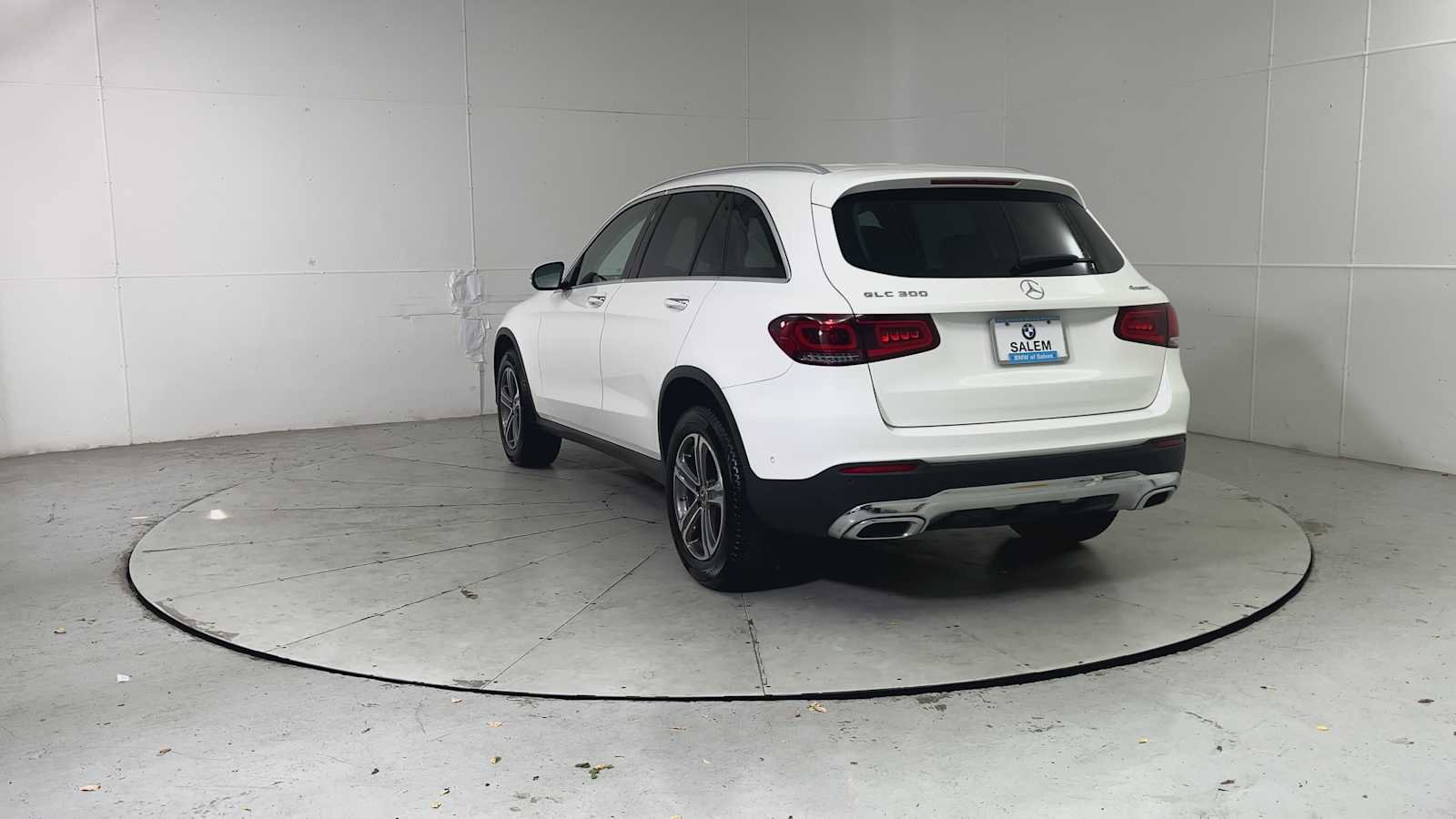 Used 2021 Mercedes-Benz GLC 300 4MATIC image 3