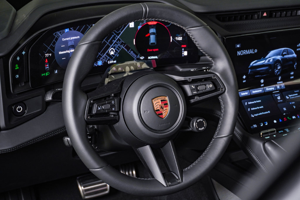 New 2026 Porsche Cayenne Electric AWD/4WD image 18