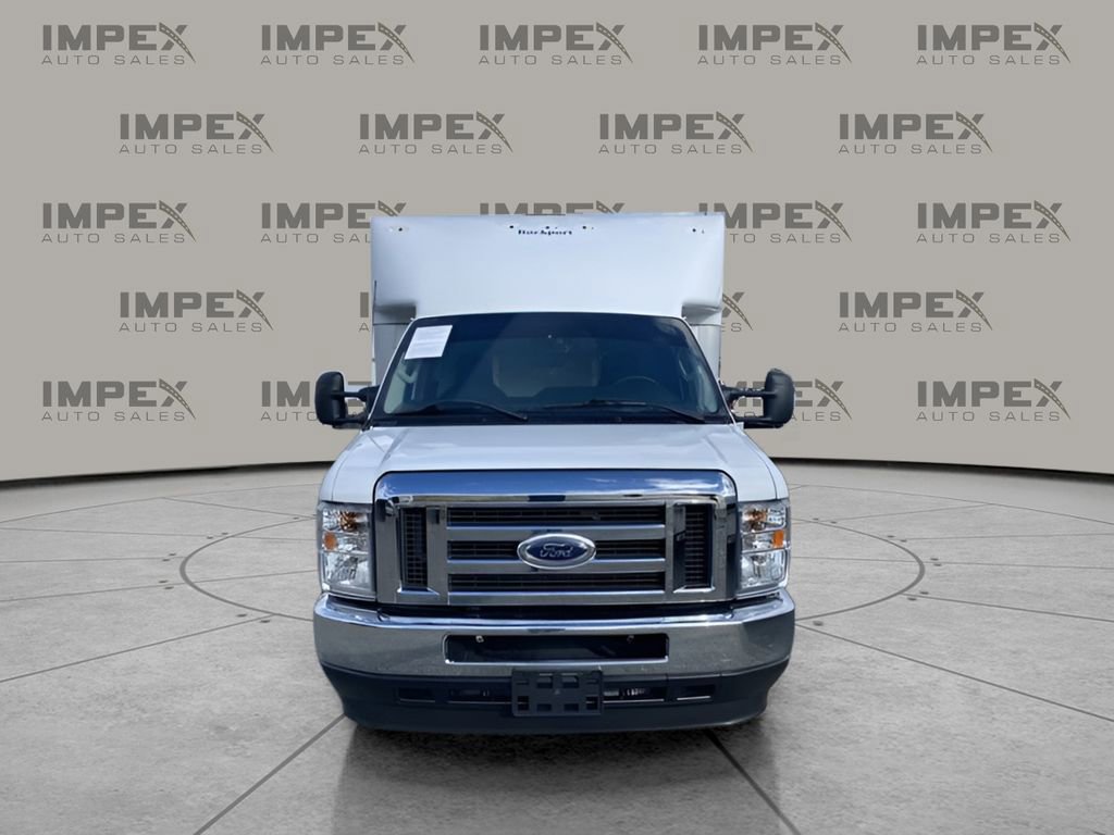 Used 2024 Ford E-350 and Econoline 350 Super Duty w/ Power Windows & Locks Group RWD image 3